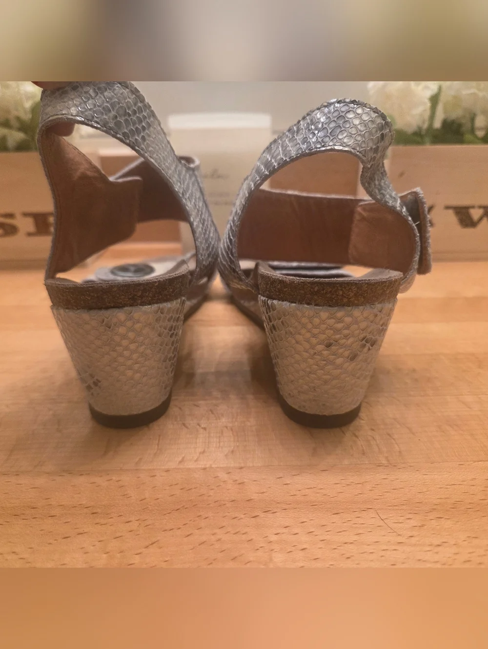 Taos Carousel 2 Wedge Sandals Metallic Snakeskin Print Leather Womens Size EU 41